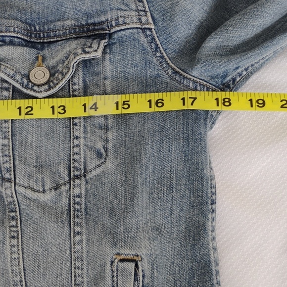 Lucky Brand Tomboy Trucker Distressed Denim Jacket - Like New Small - Picture 6 of 7